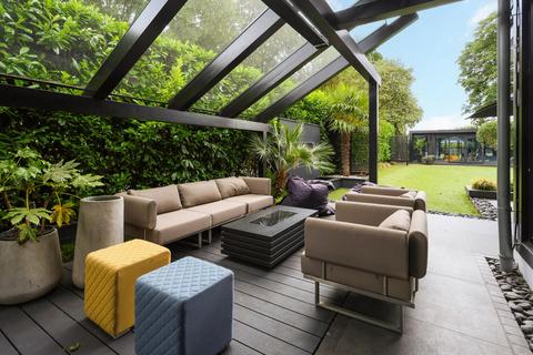 undefined, Woburn Hill, Addlestone, Surrey, KT15