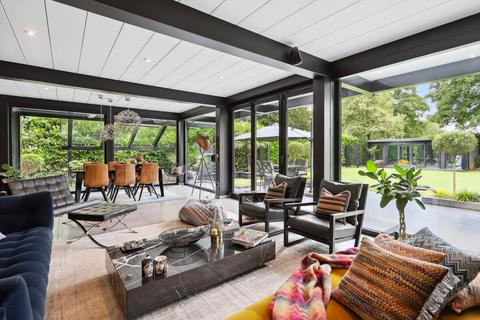 undefined, Woburn Hill, Addlestone, Surrey, KT15