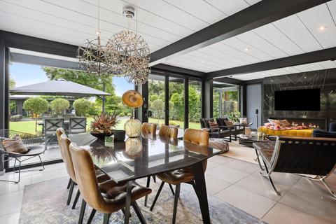 undefined, Woburn Hill, Addlestone, Surrey, KT15