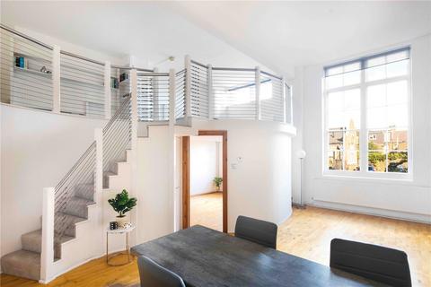 2 bedroom flat for sale - Chelmer Road, Homerton, London, E9