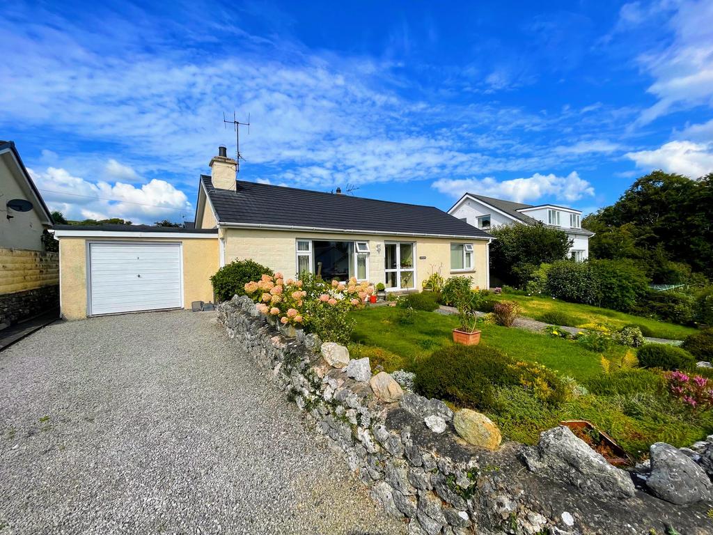 GrangeOverSands, GrangeOverSands LA11 2 bed detached bungalow for