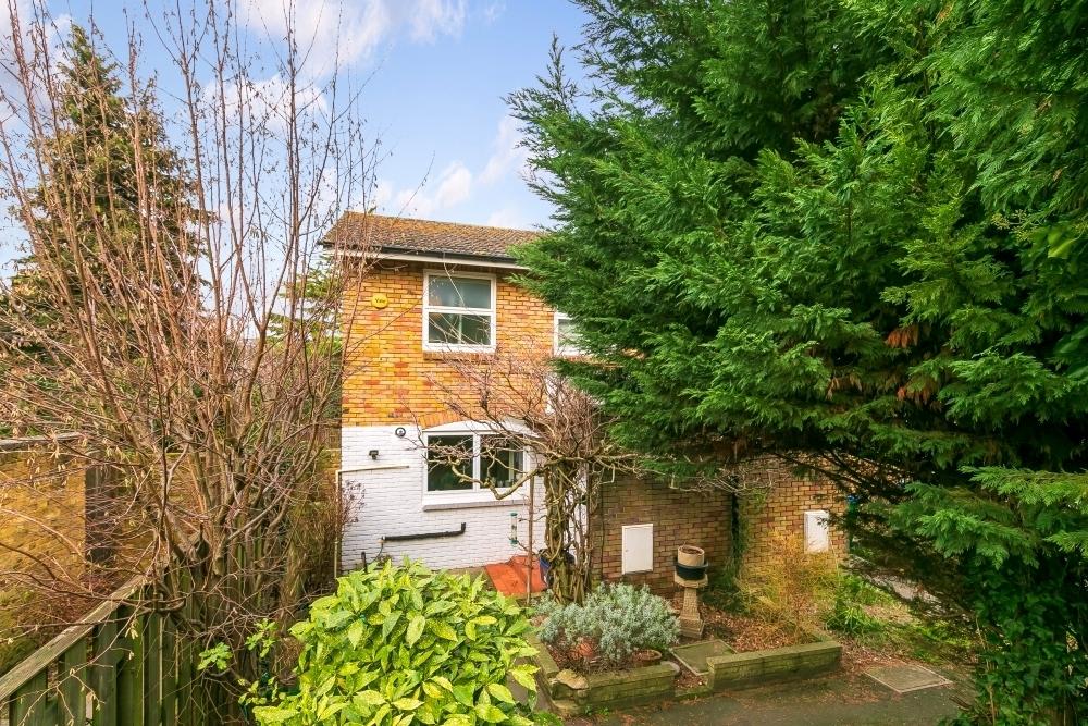 Gaston Bell Close, Kew 3 bed end of terrace house for sale £965,000