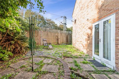 3 bedroom end of terrace house for sale - Buxhall Crescent, London, E9