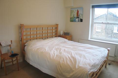 2 bedroom apartment to rent, Queens Gardens, London W2