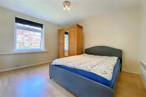 2 bedroom flat for sale, St Cross