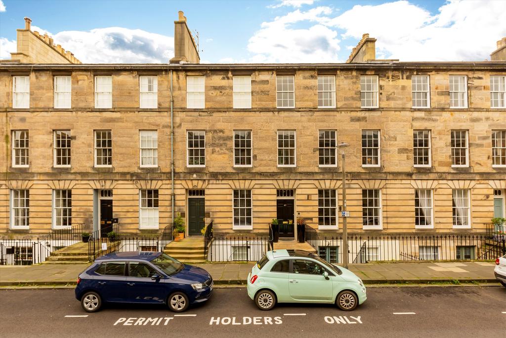 Cumberland Street, Edinburgh, EH3 3 bed flat for sale £595,000