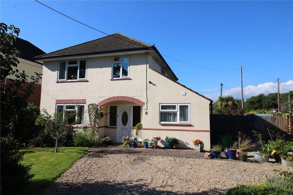 Marley Avenue, New Milton, Hampshire, BH25 3 bed detached house £560,000