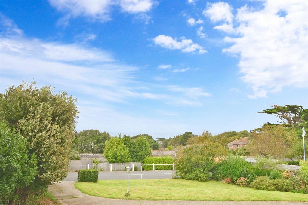 Church Hill, Totland Bay, Isle of Wight 3 bed detached bungalow for