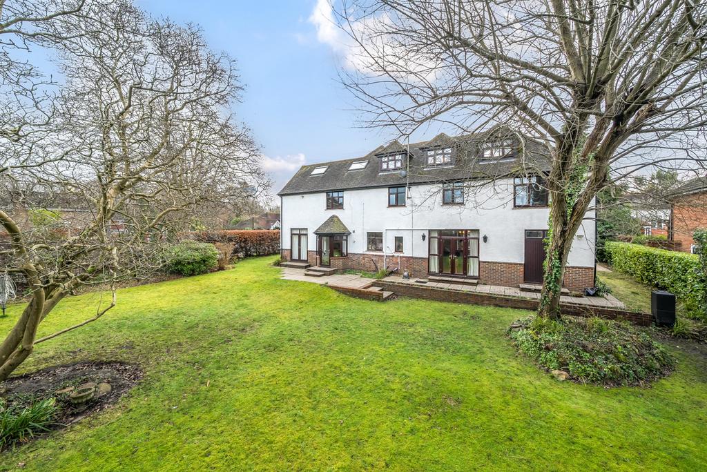 Horsell Park, Horsell, Woking, GU21 8 bed detached house for sale £