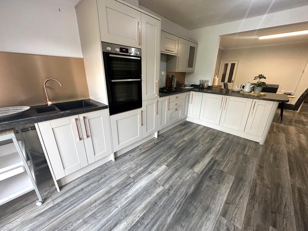 Church Road, Stretton... 4 bed detached house for sale £380,000