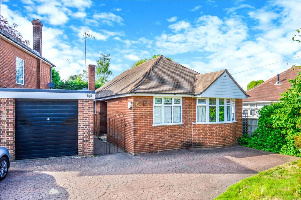 Hunter Avenue, Shenfield, Brentwood, Essex, CM15 2 bed bungalow for
