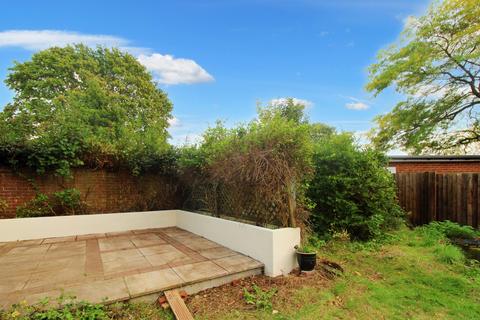 33 Leaves Spring, Stevenage, SG2 9AT