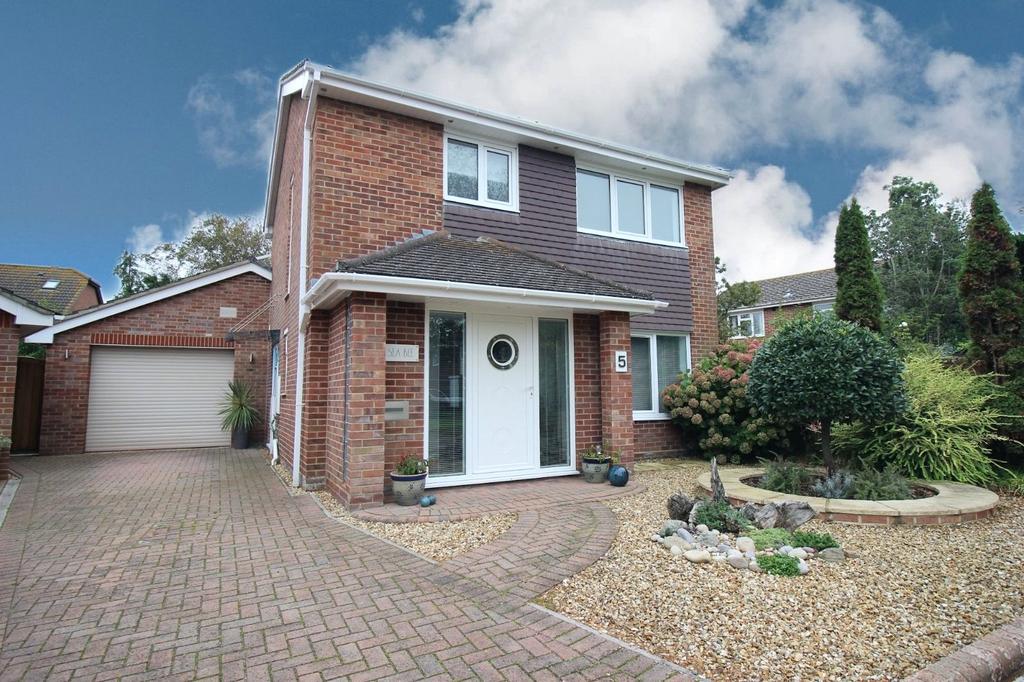 Link Way, Hill Head, Fareham, Hampshire, PO14 4 bed detached house for