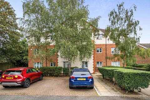 18 Chantry Close, Sunbury-on-thames, TW16 7TH
