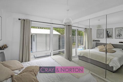 229 Turnpike Link, Croydon, CR0 5NW