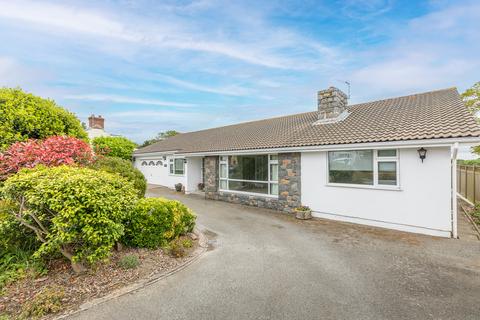 5 bedroom detached bungalow to rent, Forest Road, Forest, Guernsey