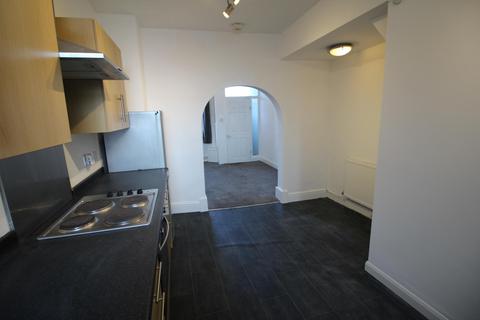 2 bedroom end of terrace house for sale, Heyside, Oldham, OL2