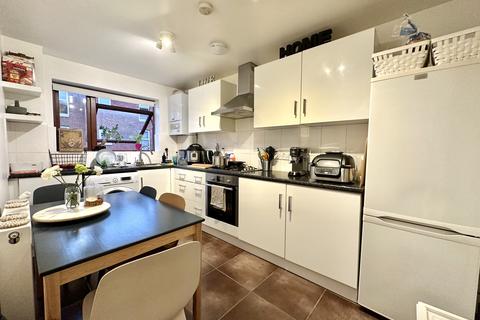 Flat 6, 10 Calypso Crescent, London, SE15 6GE