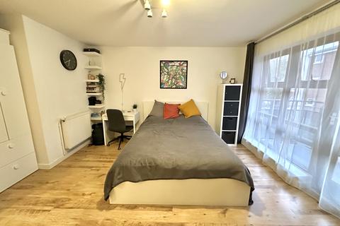 Flat 6, 10 Calypso Crescent, London, SE15 6GE
