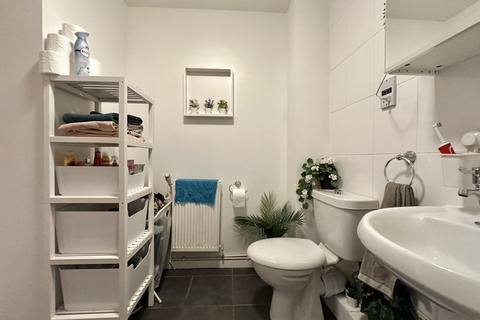 Flat 6, 10 Calypso Crescent, London, SE15 6GE