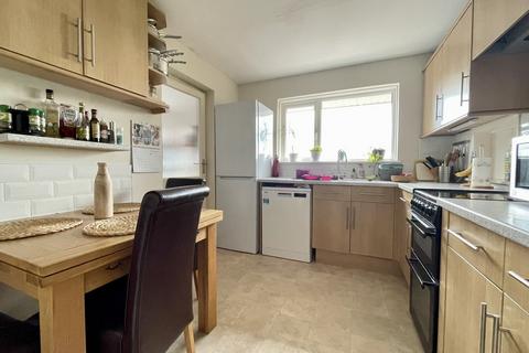 25 Vuefield Hill, Exeter, EX2 9NW