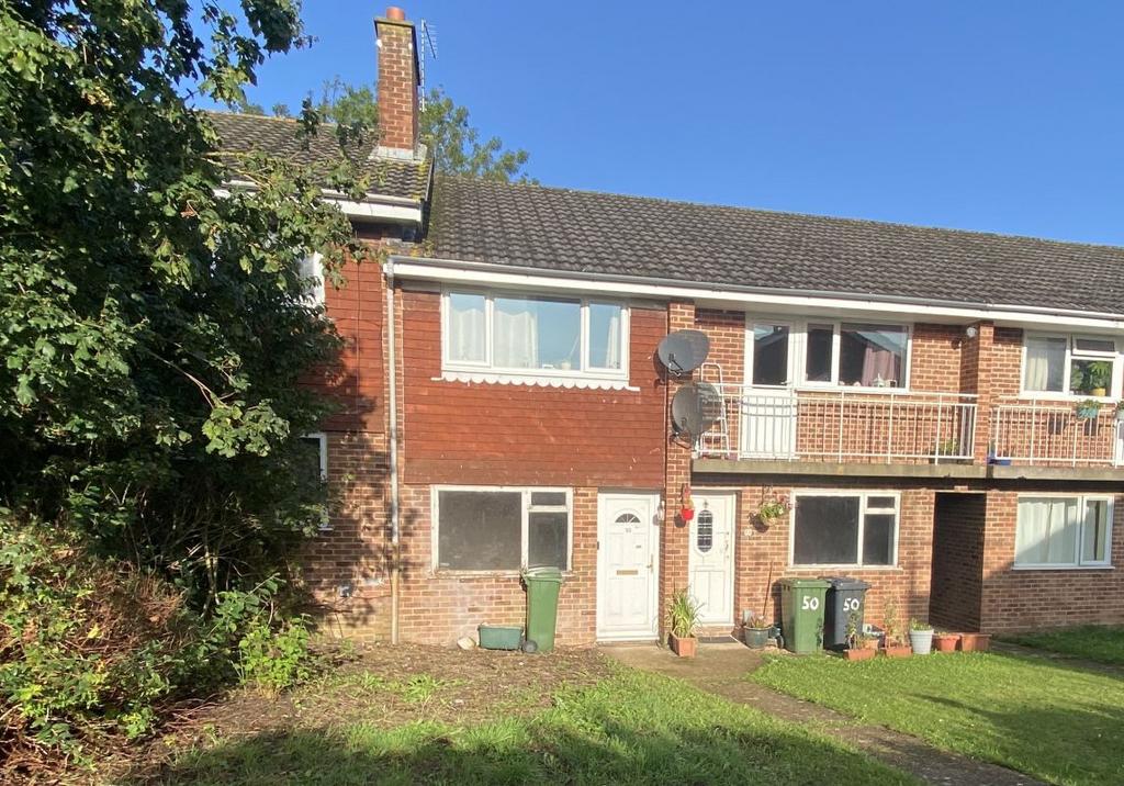 52 Britten Road, Basingstoke... 2 bed flat £80,000