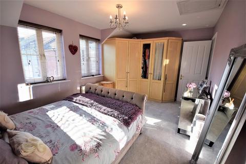 3 bedroom townhouse for sale, Sea Winnings Way, South Shields