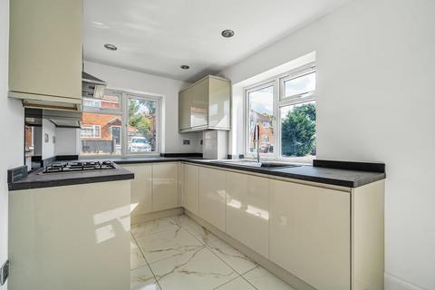 4 bedroom end of terrace house for sale - 3a Modbury Gardens,  South Reading,  RG2