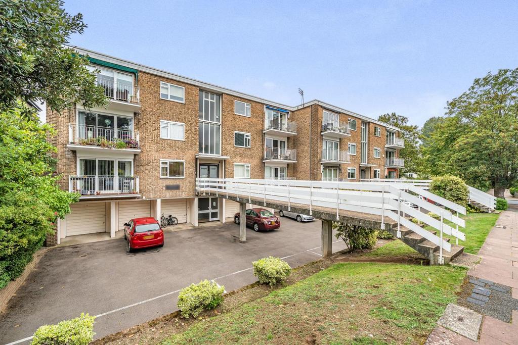 Beckenham Grove, Bromley 2 bed flat for sale £475,000