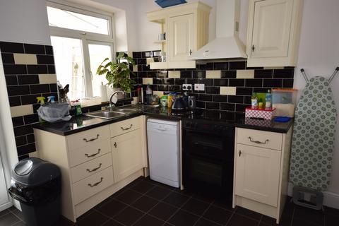 2 bedroom end of terrace house to rent - Broom Hill Road Rochester ME2