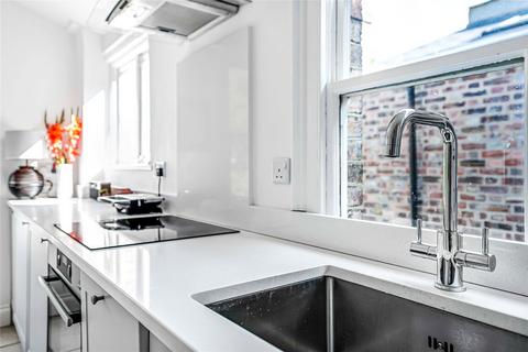 25 Fernthorpe Road, London, SW16 6DP