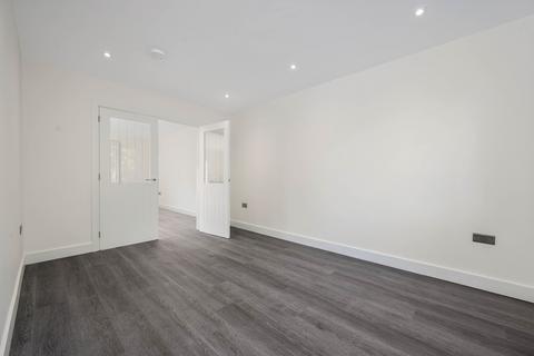30 Ash Grove, Grantham, NG31 9QE