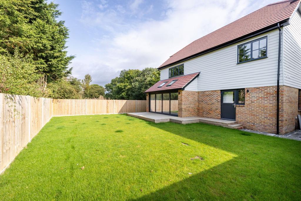 London Road, Hickstead, RH17 4 bed detached house for sale £700,000