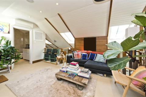 8 Codrington Mews, London, W11 2EH