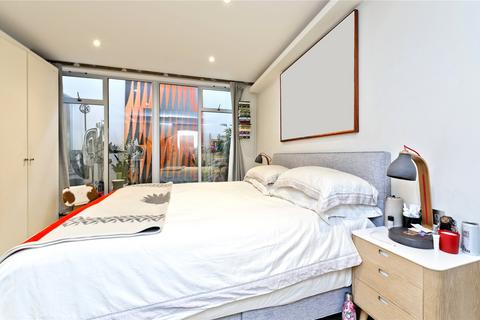 8 Codrington Mews, London, W11 2EH