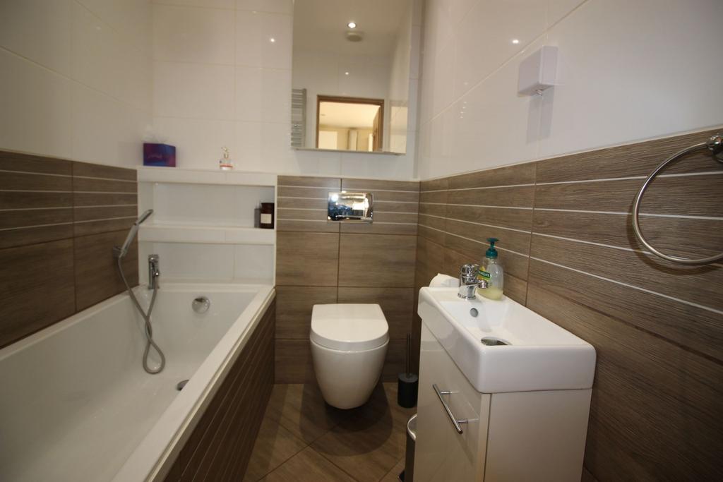 Wandsworth Road, Kingstanding,Birmingham 3 bed semidetached house for
