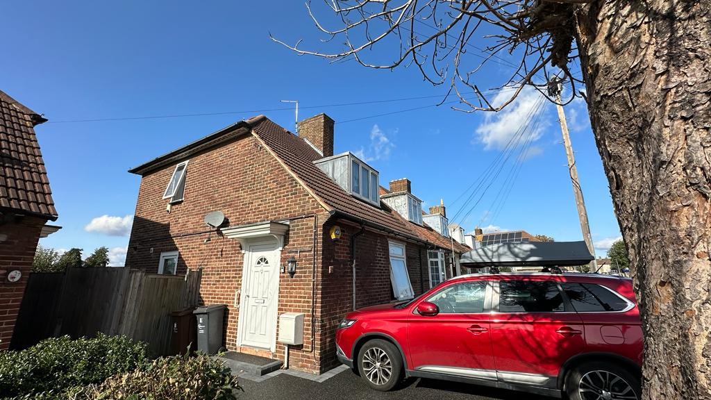 Talbot Road, Dagenham RM9 2 bed end of terrace house for sale £400,000