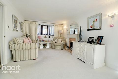 12 Pitfield, Chelmsford, CM2 9QY