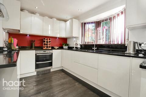12 Pitfield, Chelmsford, CM2 9QY