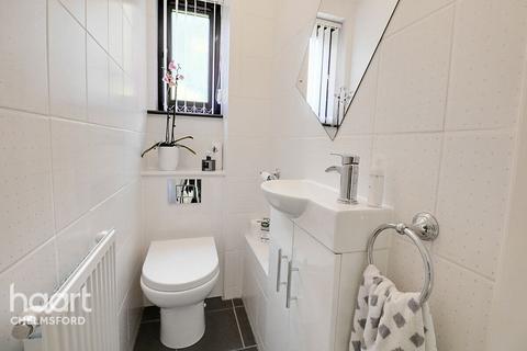 12 Pitfield, Chelmsford, CM2 9QY