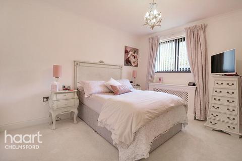 12 Pitfield, Chelmsford, CM2 9QY