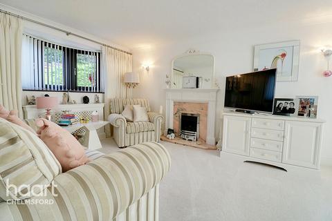 12 Pitfield, Chelmsford, CM2 9QY