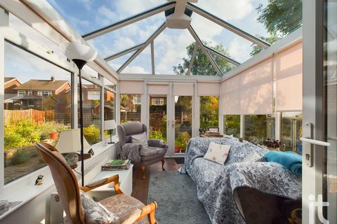 3 bedroom detached bungalow for sale - Morven Avenue, Hazel Grove, Stockport, SK7