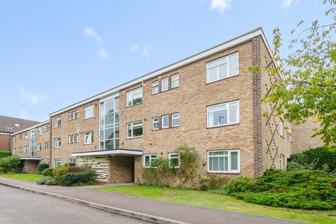 8 Lakeside, Beckenham, BR3 6LX