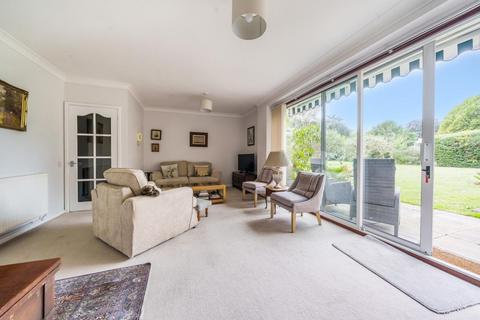 8 Lakeside, Beckenham, BR3 6LX
