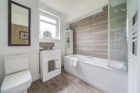 8 Lakeside, Beckenham, BR3 6LX