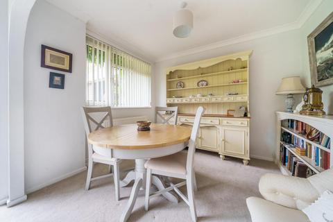 8 Lakeside, Beckenham, BR3 6LX