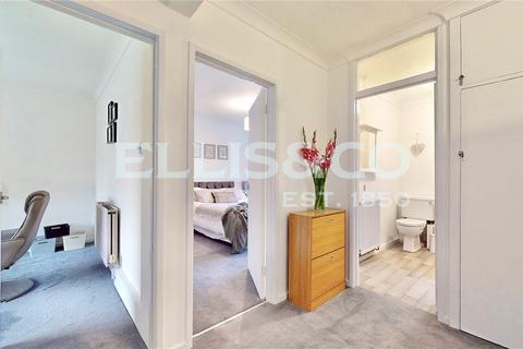 2 bedroom maisonette for sale, Harrowdene Road, Wembley, HA0