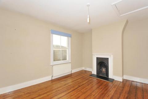 2 bedroom terraced house to rent, London Road,  High Wycombe,  HP11