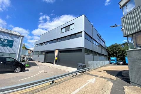 Industrial unit for sale - Unit 11, Boston Business Park, Trumpers Way, Hanwell, W7 2QA